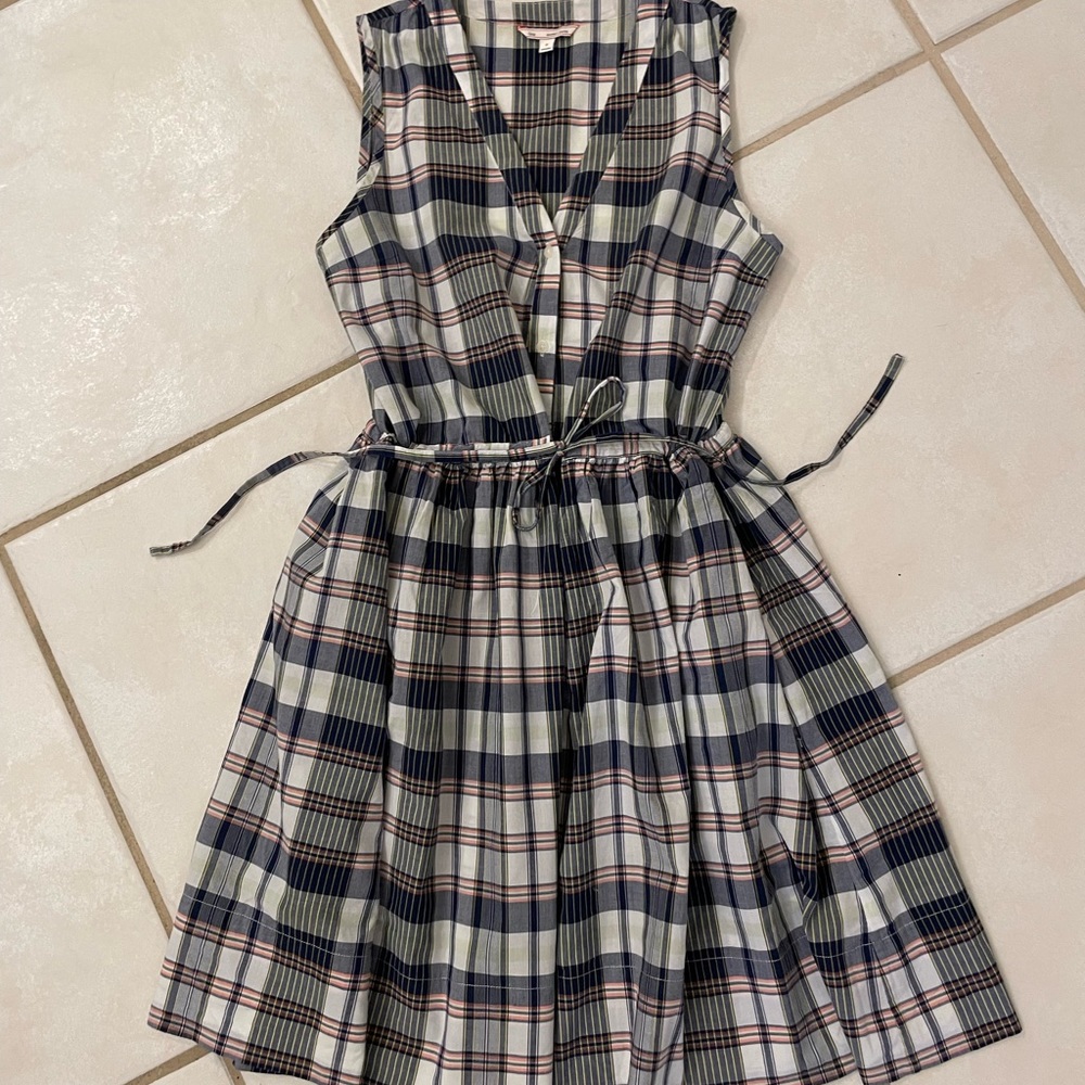 Gap, sleeveless cotton dress. Size 6, very good condition.